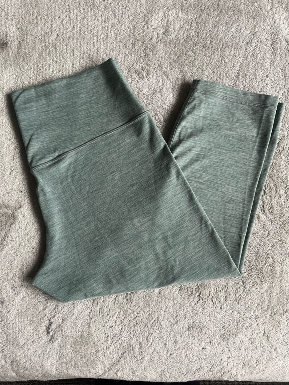 Lululemon Align Crop 21” size 16